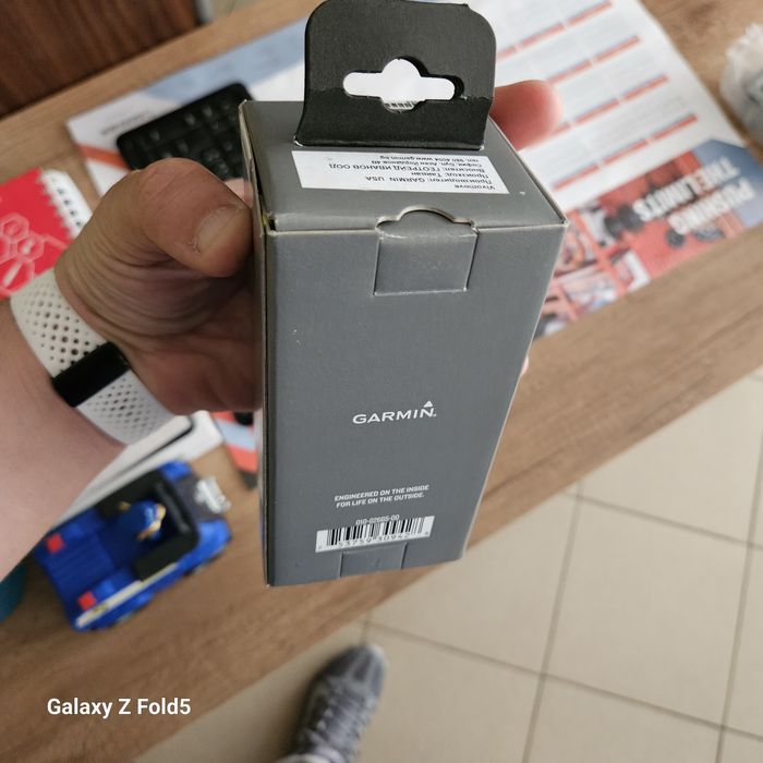 Часовник Garmin чисто нов