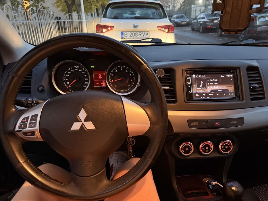 Mitsubishi Lancer 1.5 benzina