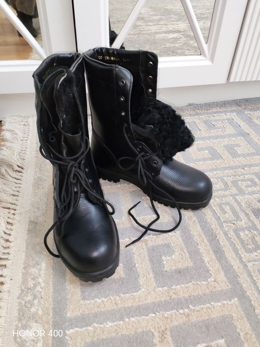 Продам зимние ботинки