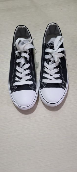 Кеды в стиле Конверсы