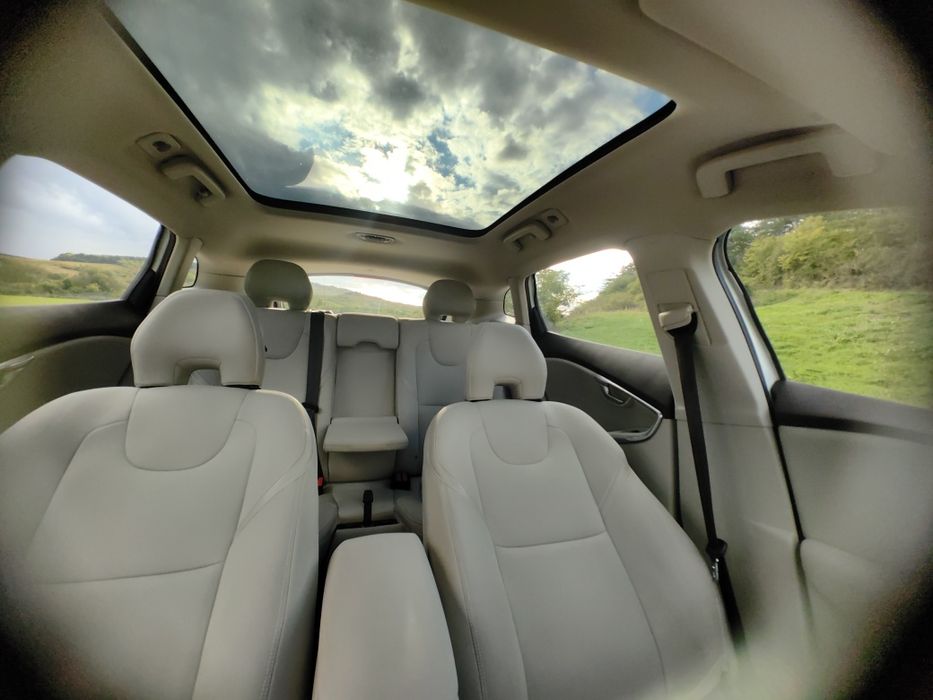 Volvo V40 2.0 Cross Country diesel 5 cilindrii