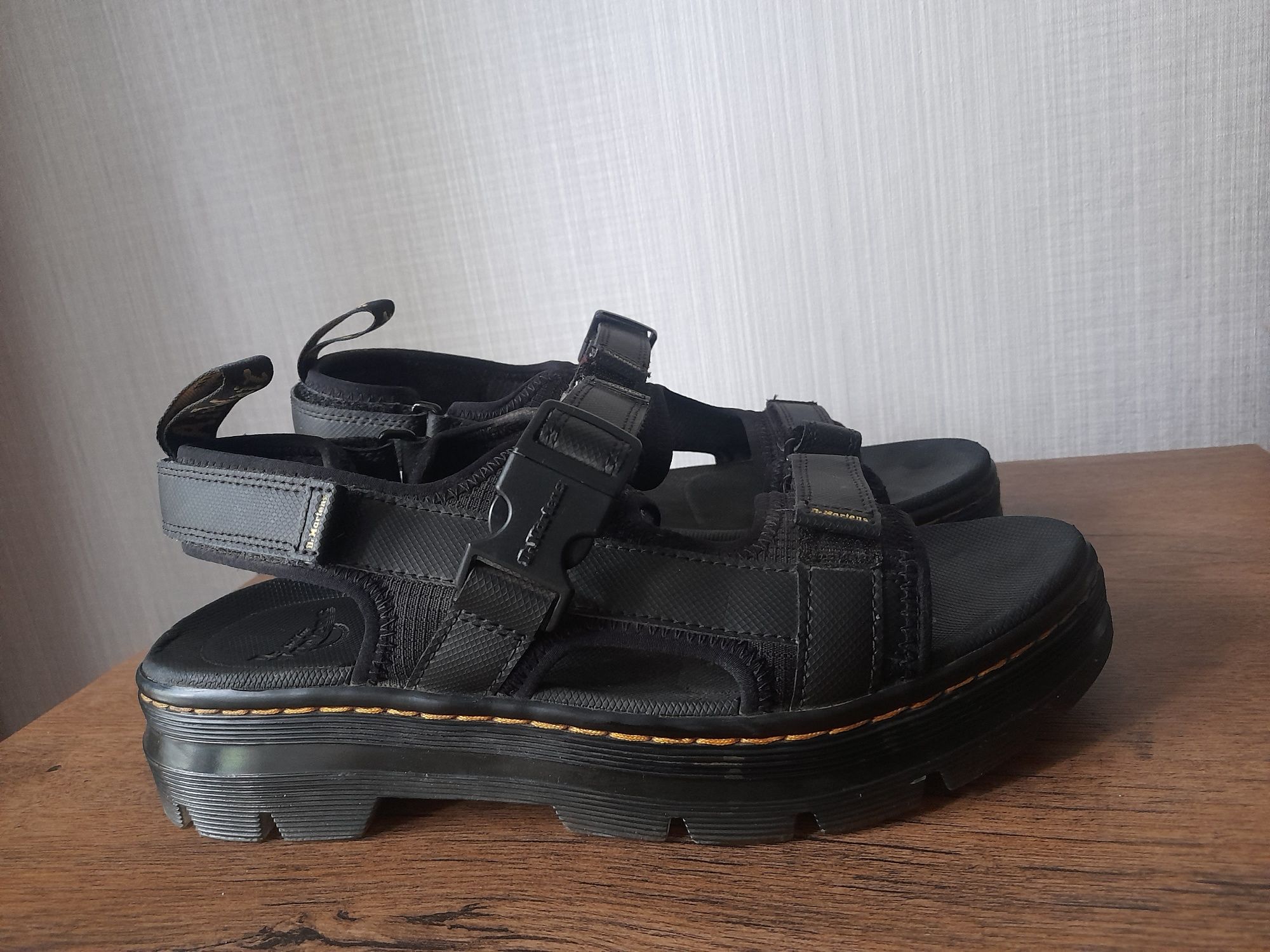Dr.martens сандали 42 номер.