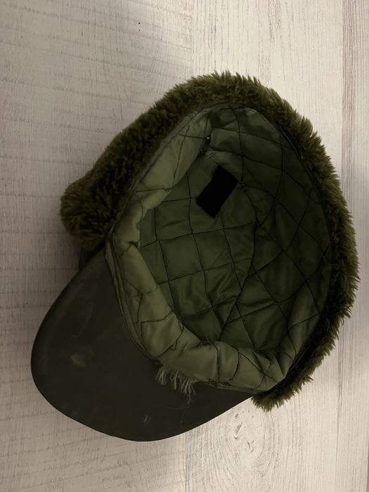 Vand caciula cu urechi de blana