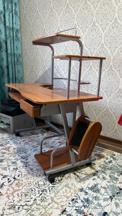 Стол компьютерный