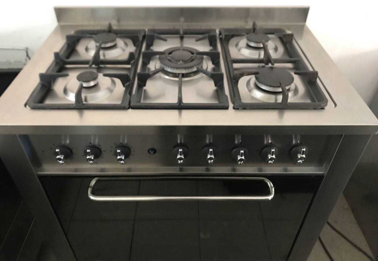 Продам газовую плиту