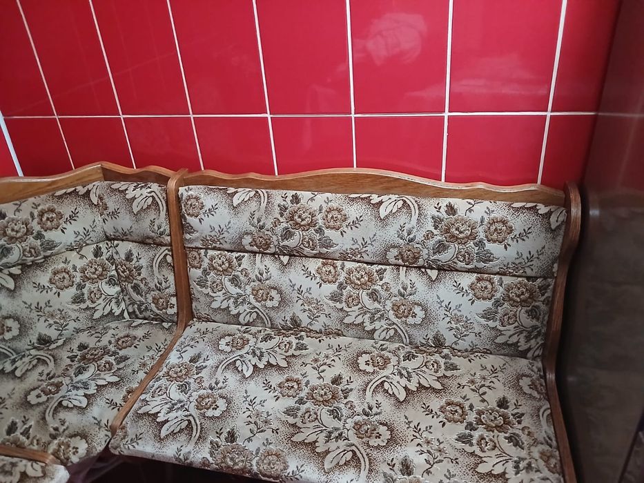 Vând colțar de bucătărie