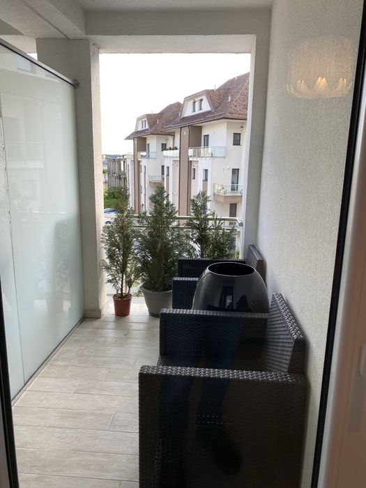 Inchiriez apartament 3 camere cu loc de parcare in Otopeni