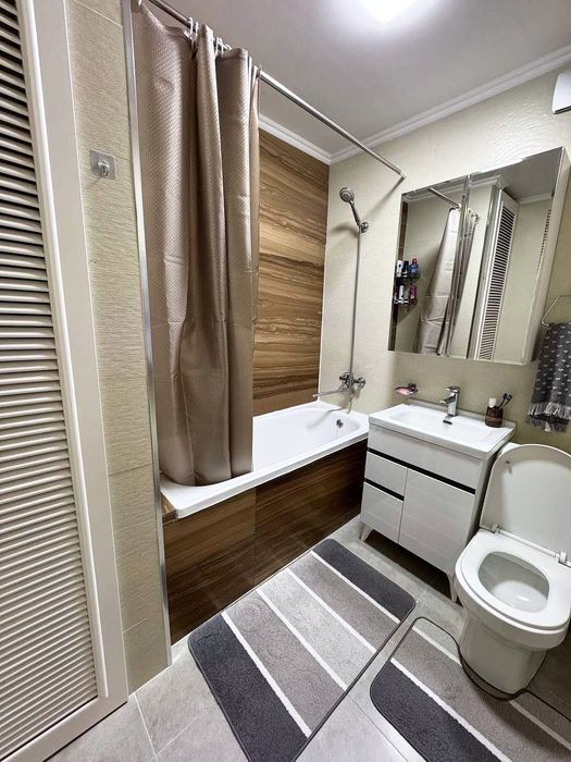 Yunusobod metro oldida 3-4 daqiqa yo‘l