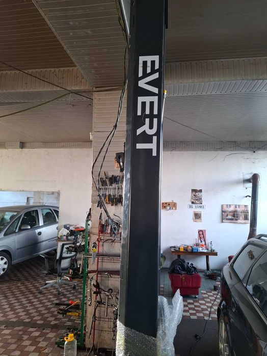 Двуколонен подемник