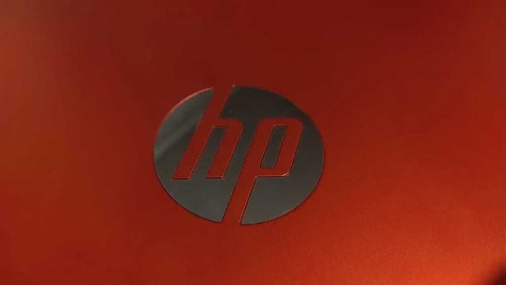 Сенсорный ноутбук HP RED 15 в прекрасном состоянии