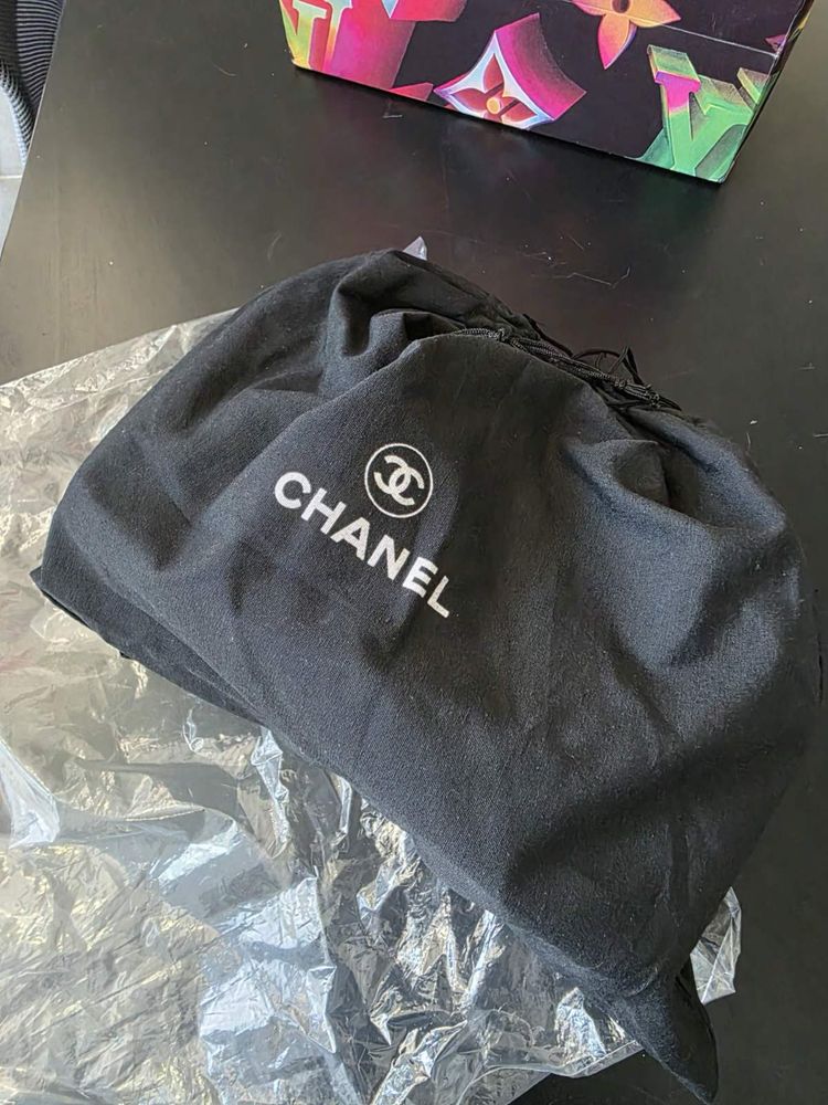 Чанта Chanel.