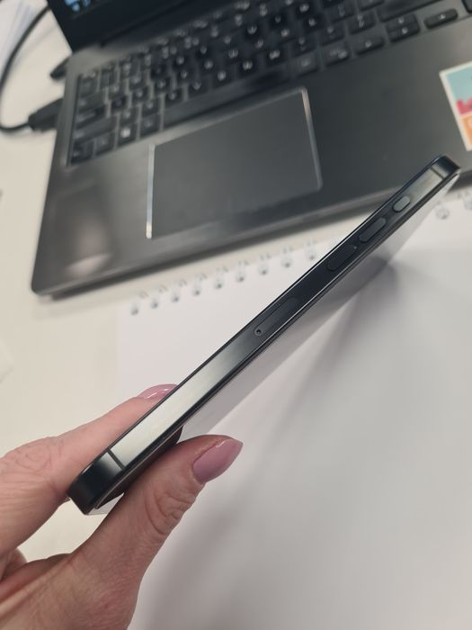 Vând iPhone 16 Pro Max – 256GB, Black Titanium