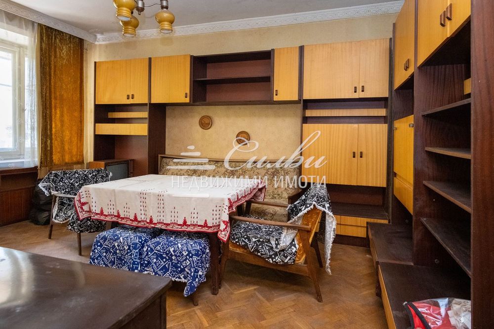 Четиристаен ТУХЛЕН апартамент с ГАРАЖ в  района на Куршун чешма