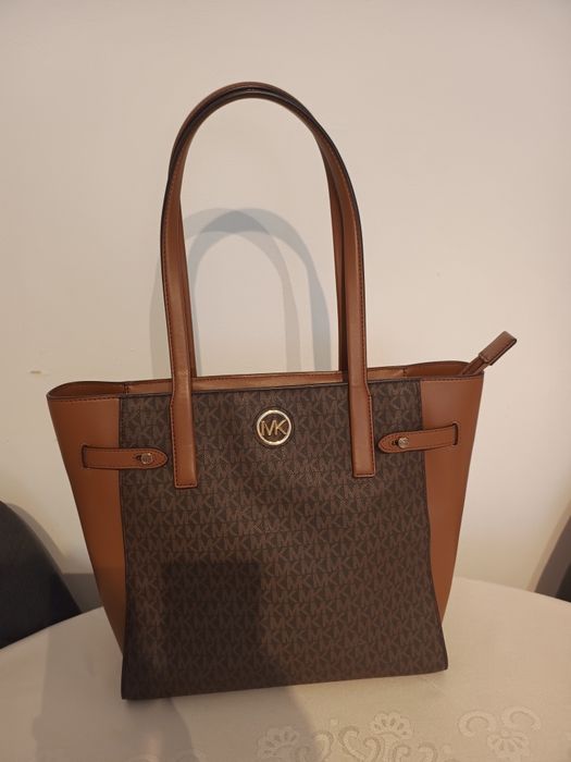 Vând geanta Michael Kors nouă fără eticheta
