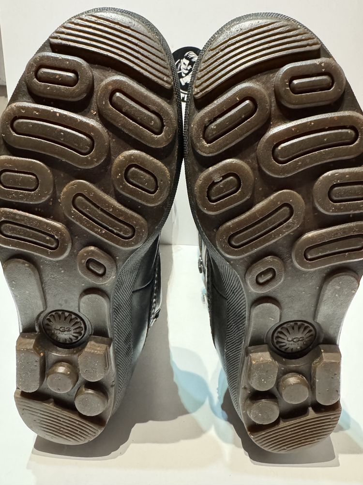 Ботуши UGG.Номер 40,стелка 26см
