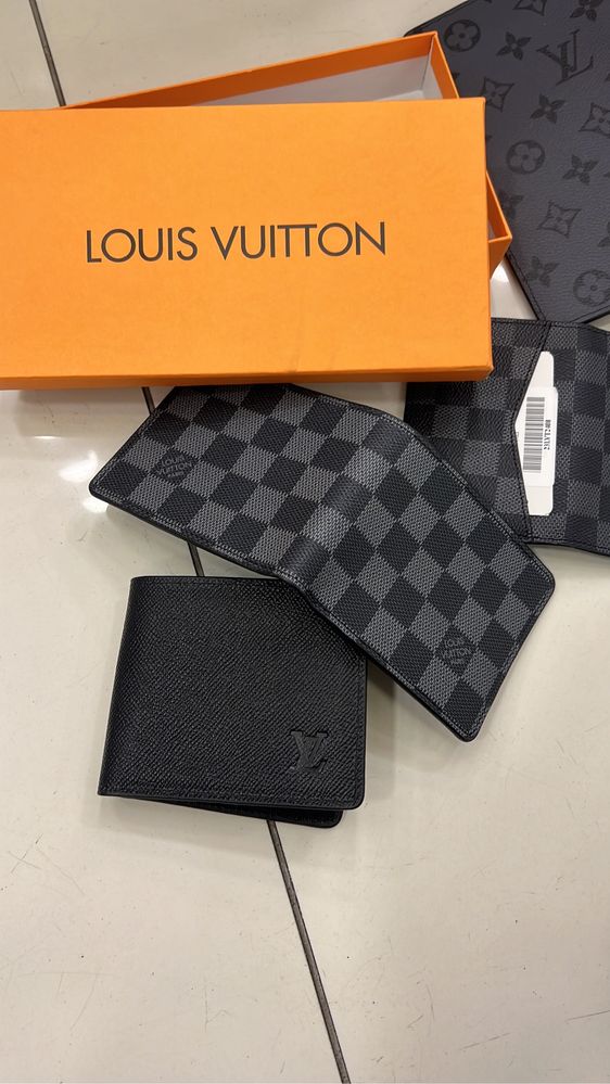 Portofel Louis Vuitton- poze reale 100% -calitate superioara