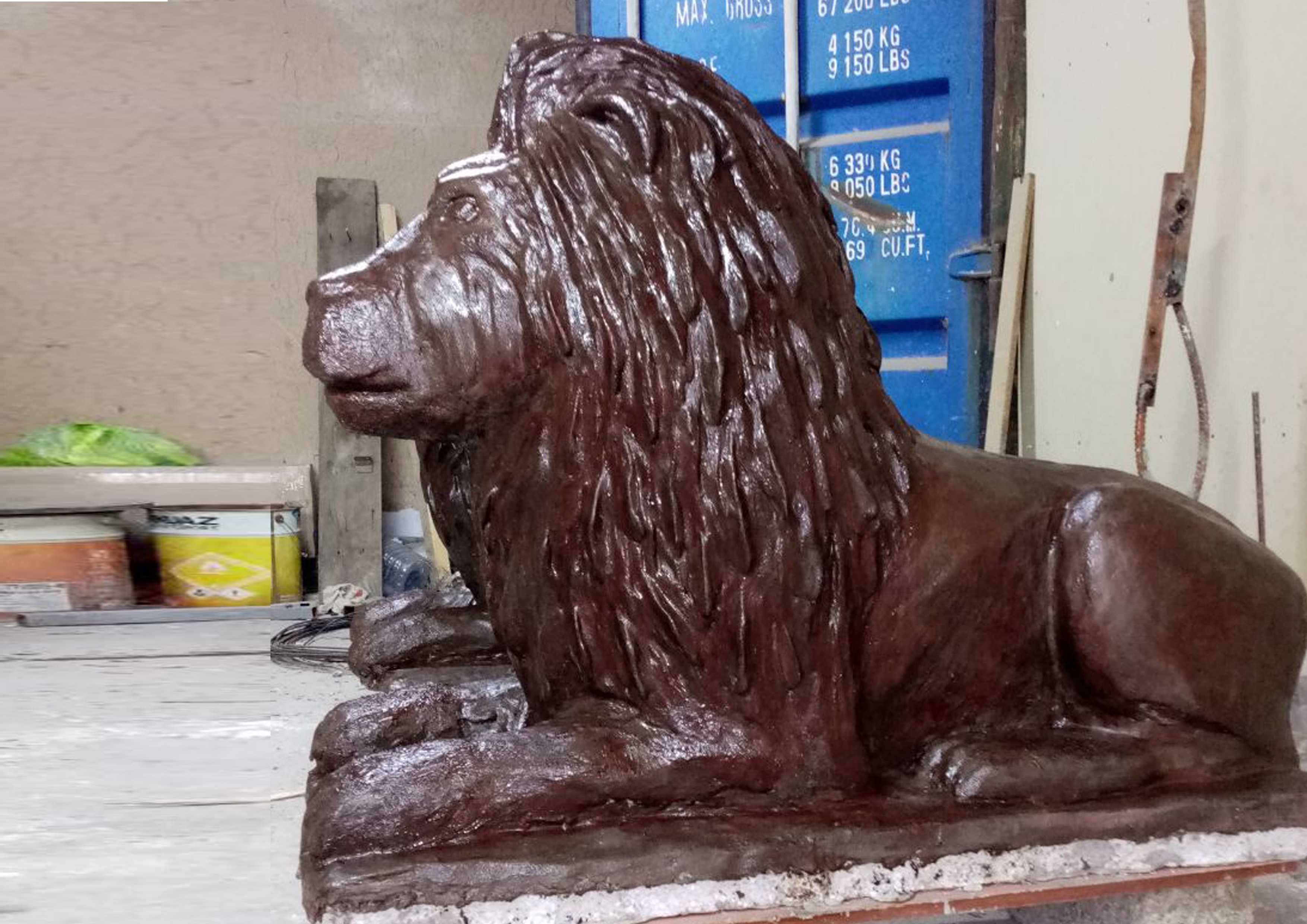 скульптура Льва из бетона