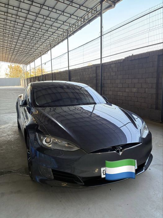 Tesla model S 2015
