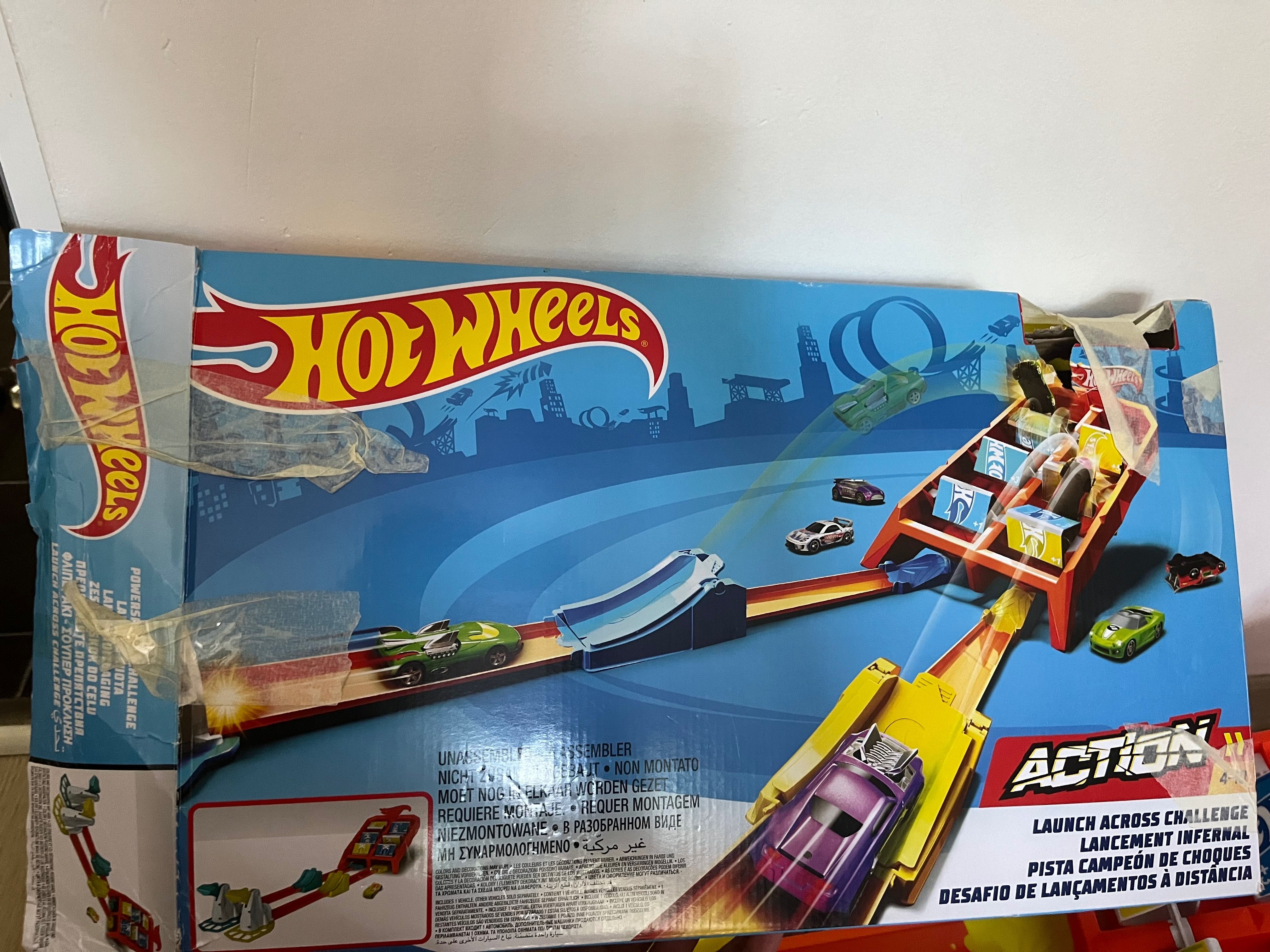 Hot wheels писта с колички