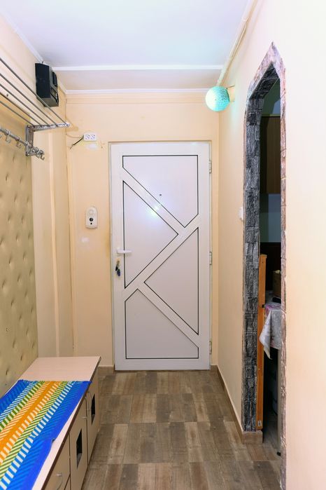 Vand apartament cu 2 camere