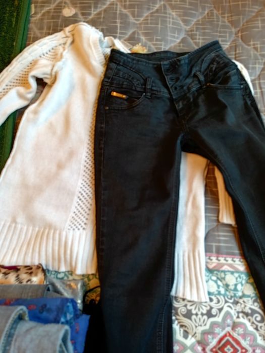 Отдам бесплатно женские вещи