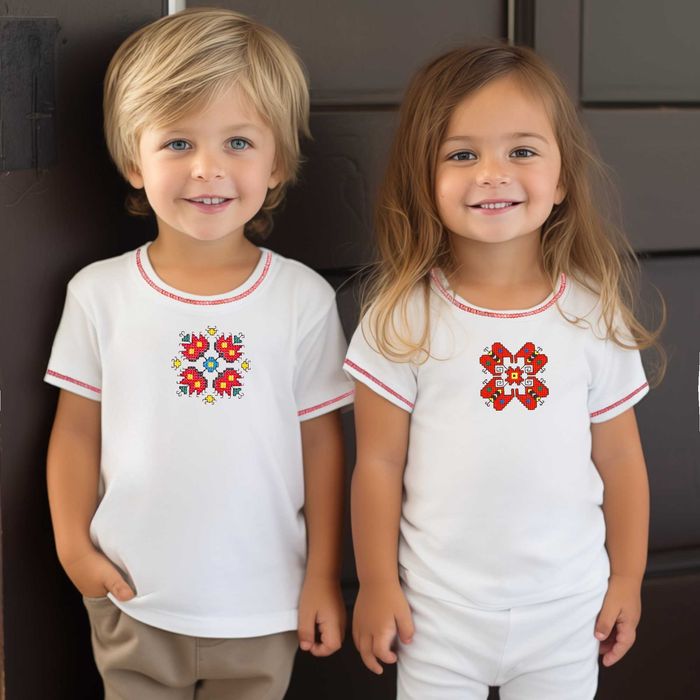 Детска тениска с бродирана шевица