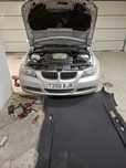 dezmembrez bmw 330d e90
