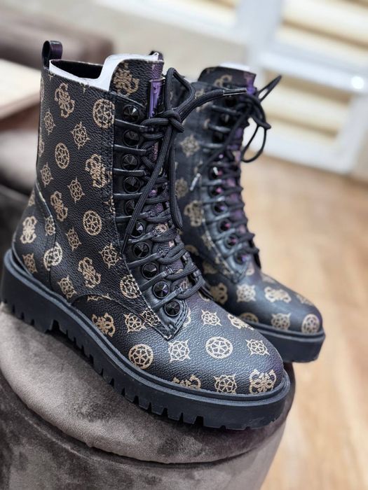 Оригинални боти Guess