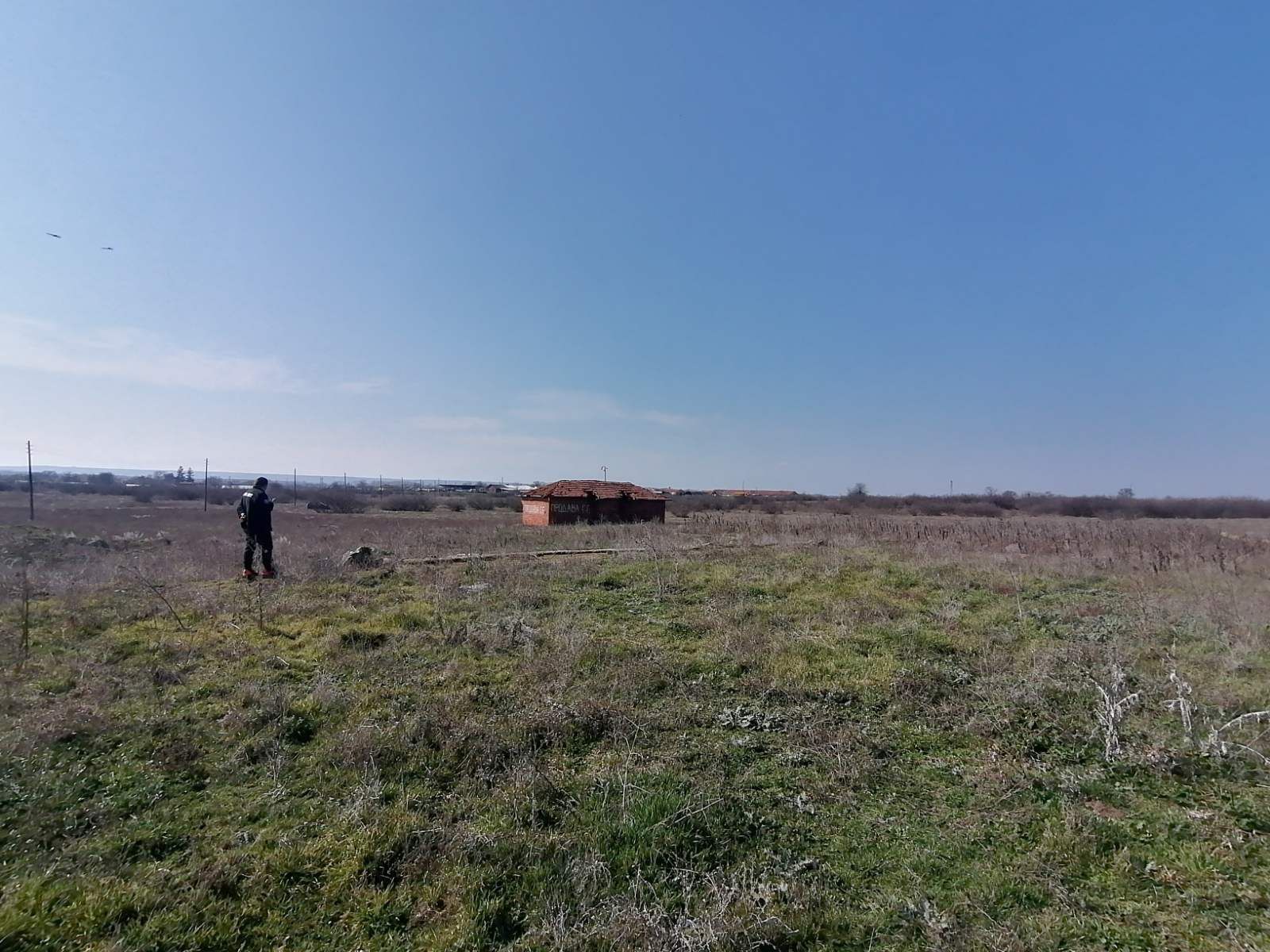 Парцел от СОБСТВЕНИК СЪС  статут стопански двор в с.Мирово