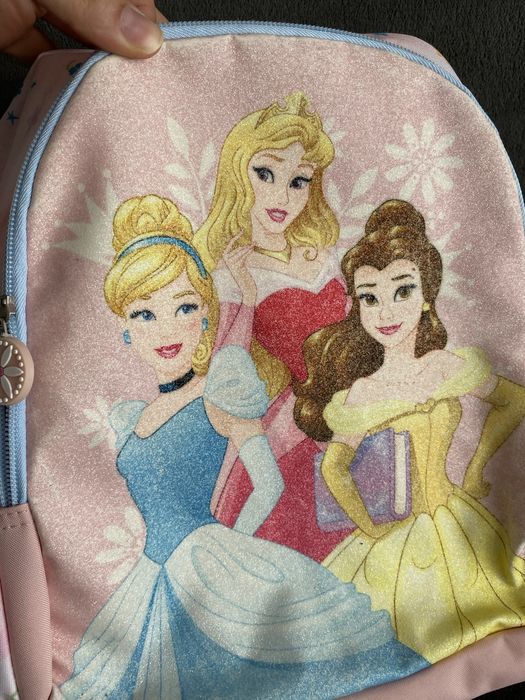 Ghiozdan printese Disney, stralucitor, 2 compartimente spatioase.