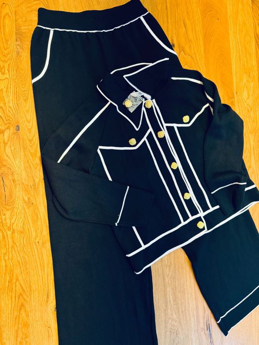 Дамски плетен сет костюм панталон и жилетка