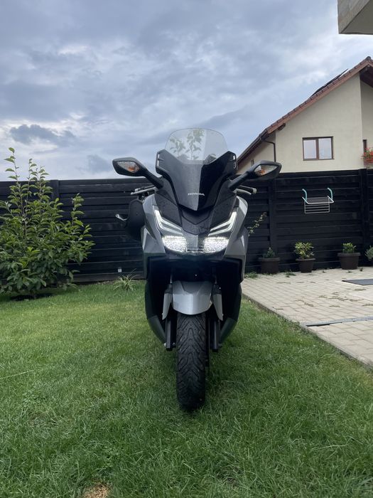 Honda forza 125