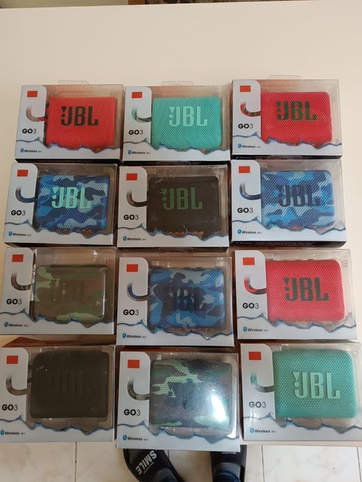 Vând boxe jbl Go3