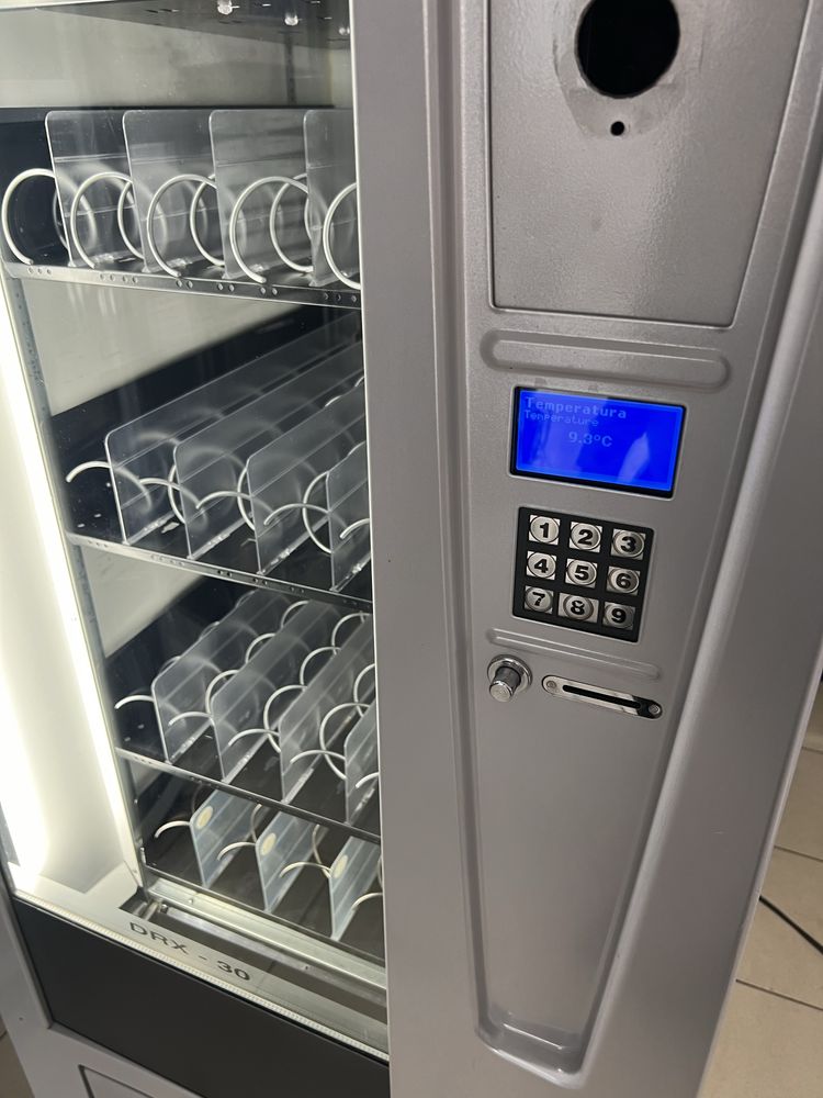 GPE DRX 30 aparat vending snack si bauturi reci