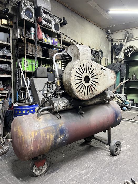 Продам компрессор