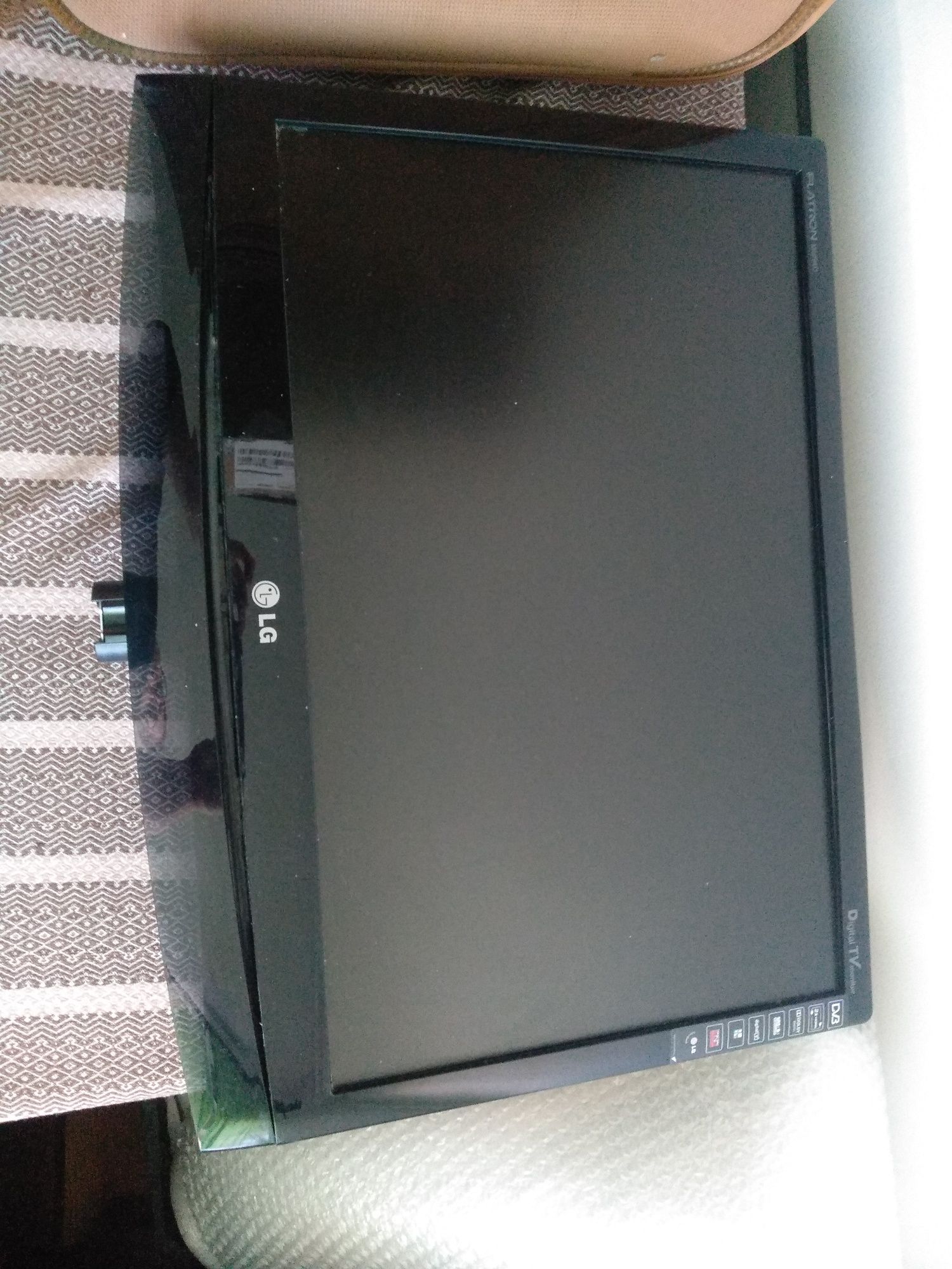 Tv / Monitor LCD LG M2294D, 22 inci