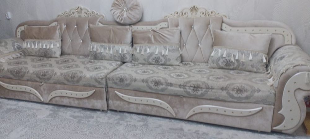 Диван Королевский