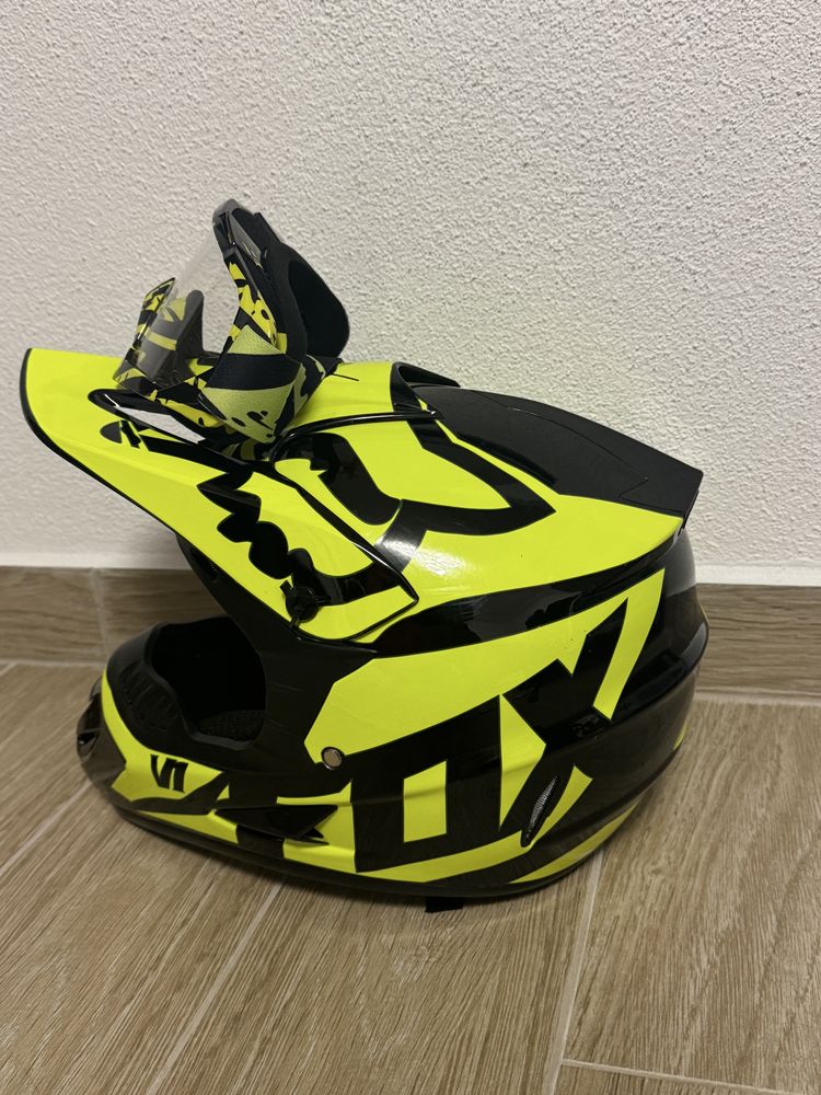 Кросова каска FOX V1