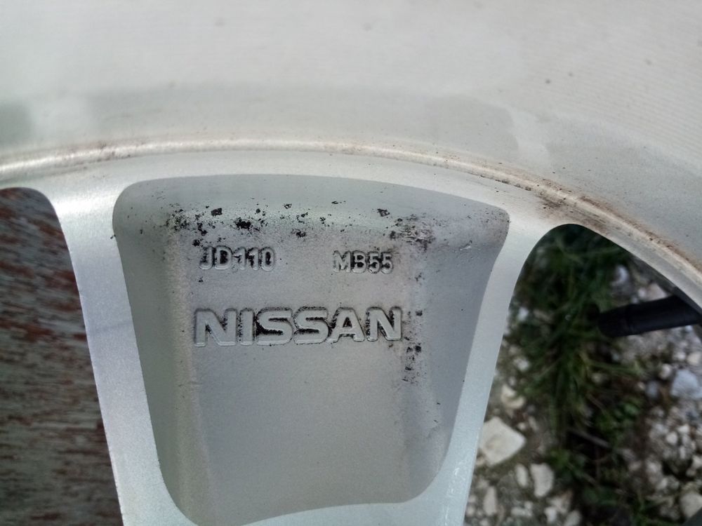Оригинални джанти Nissan Qashqai 17 цола със зимни гуми 225/65/17