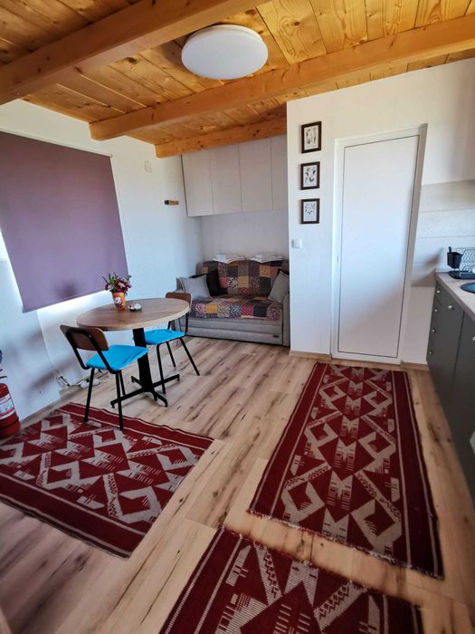 Cabana de inchiriat la marginea padurii