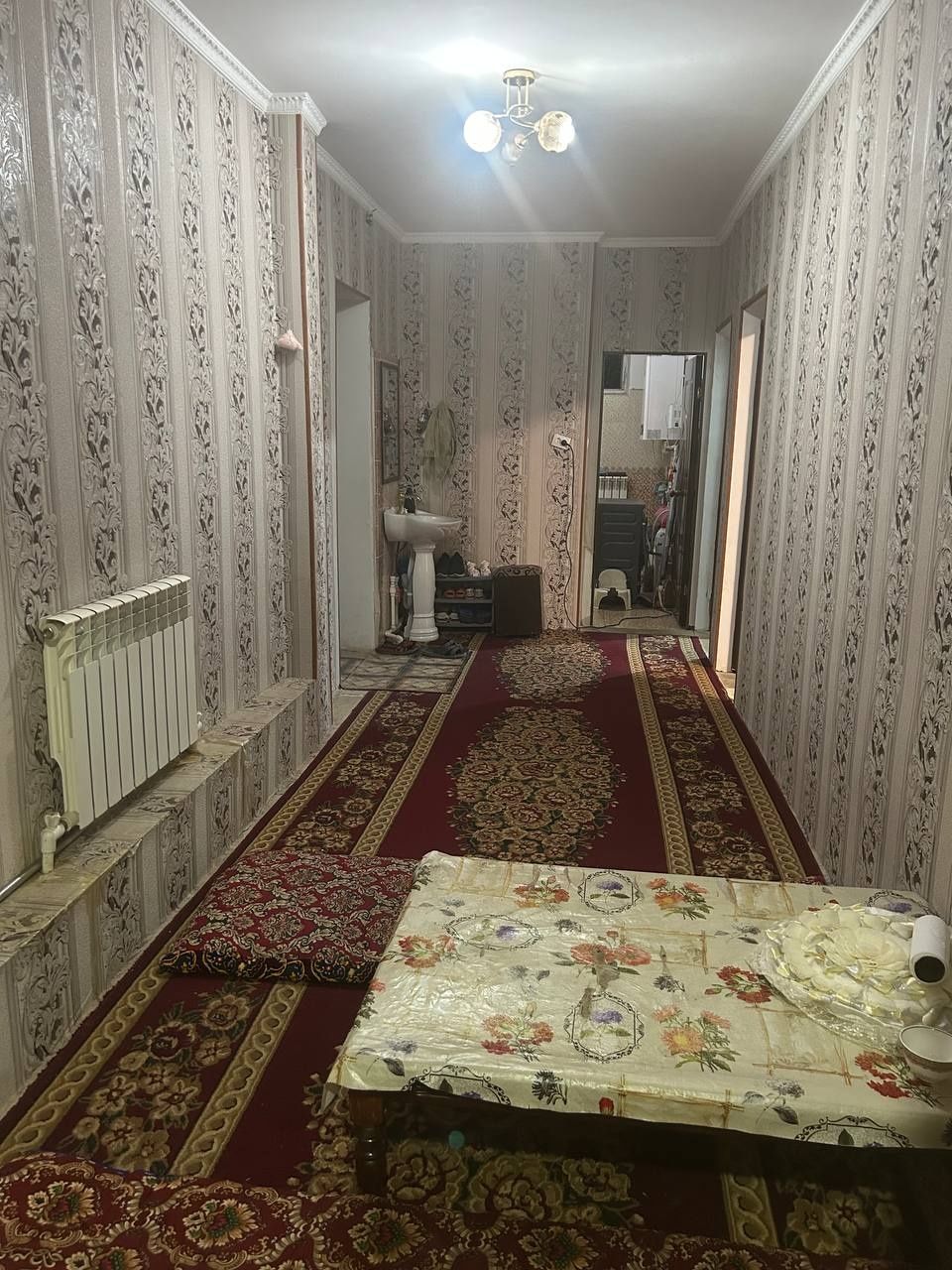 Urganch shahrida 2 xonali kvartira barcha jihozlari bilan sotiladi