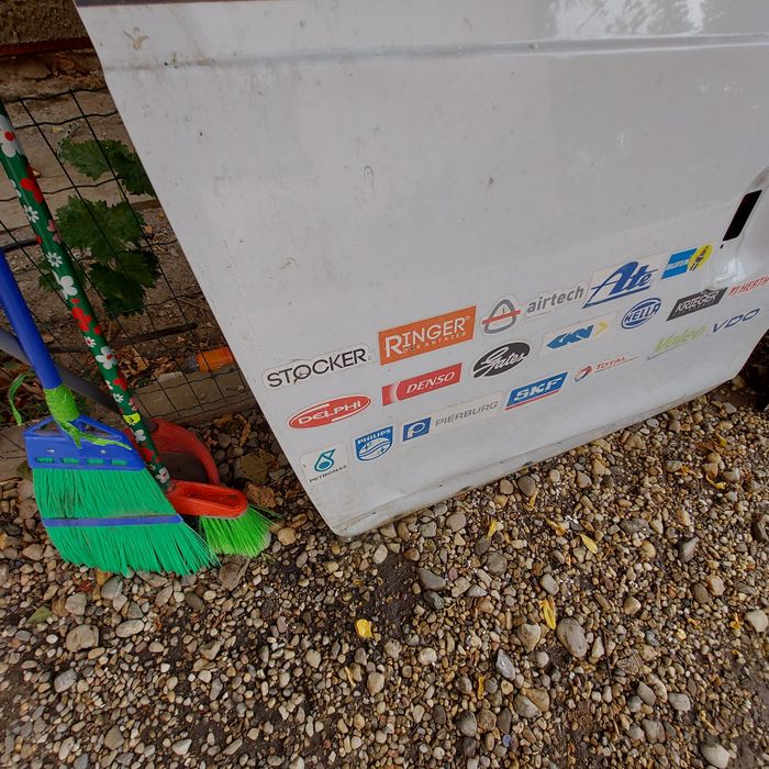 Aripi și uși Dacia dokker