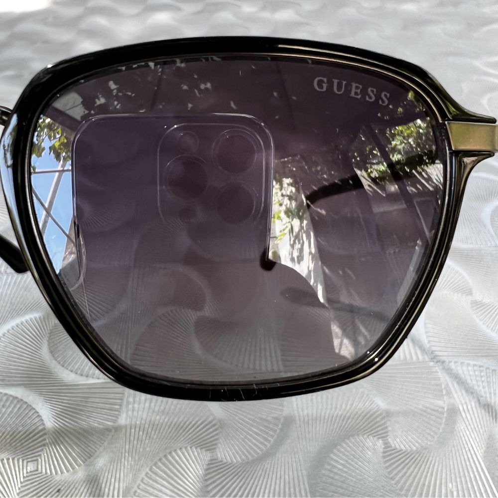 Слънчеви очила Guess GU00030 01B - нови