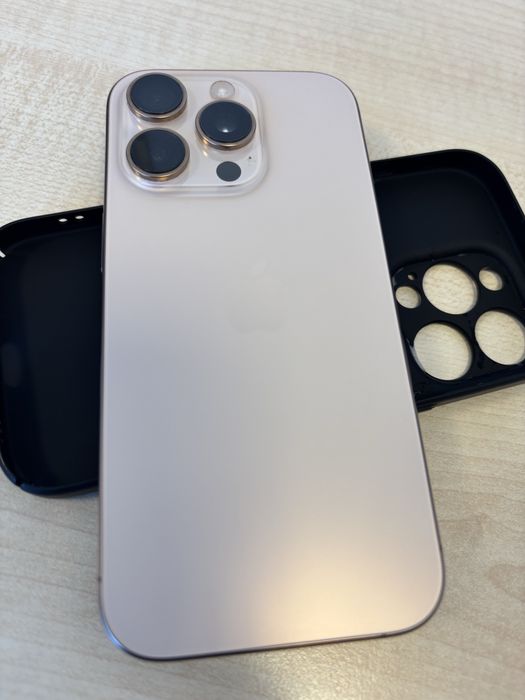 Vand Iphone 16 Pro Gold