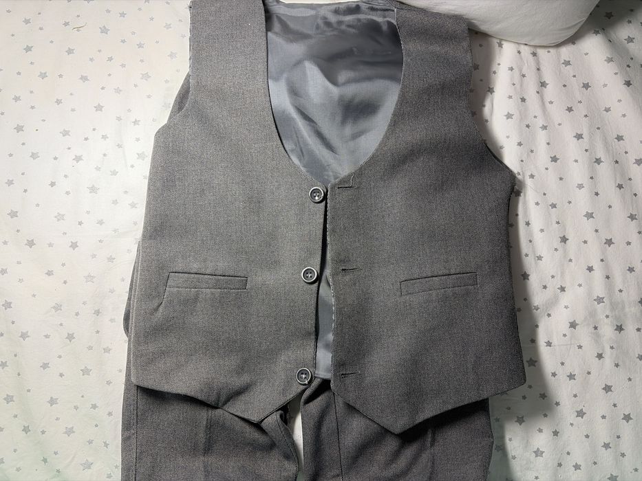 Продам серую форму для мальчика