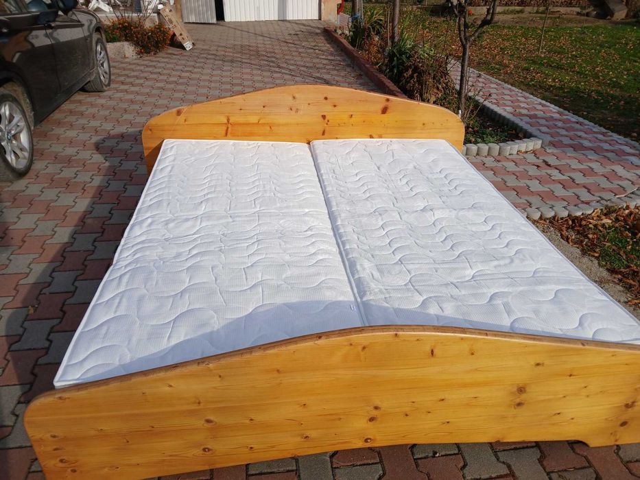 Pat dormitor din lemn masiv