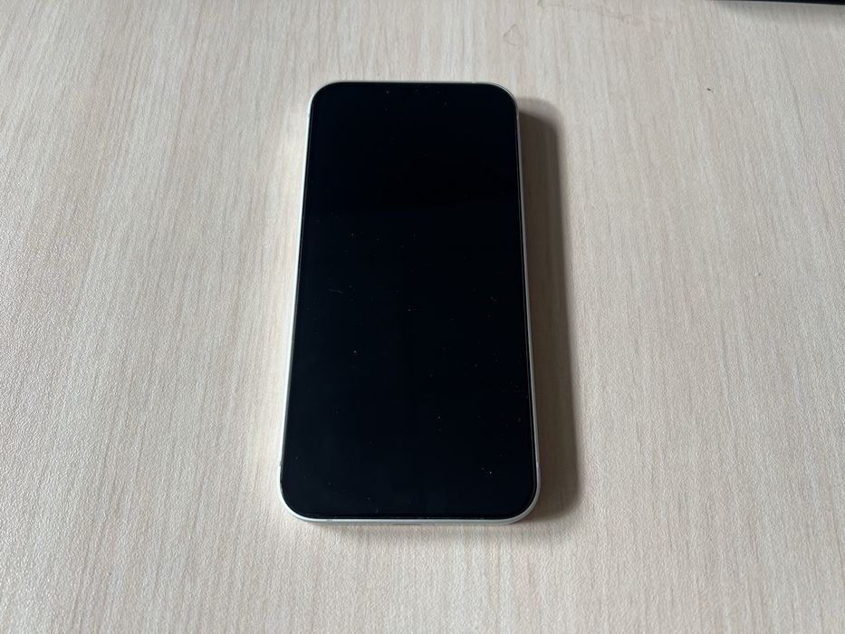 Продавам Apple iPhone 16e 128GB