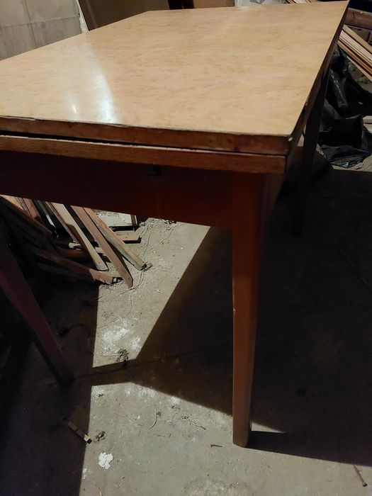 Кухненска   дървена  маса