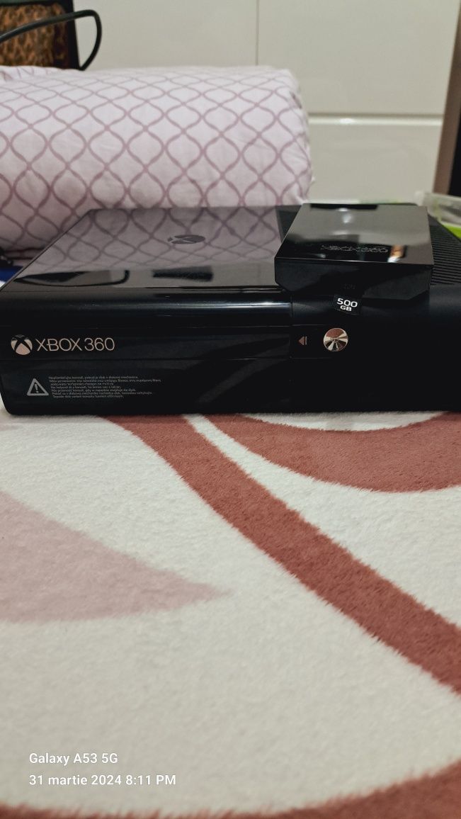 Vand xbox 360 500 gb+2 jocuri