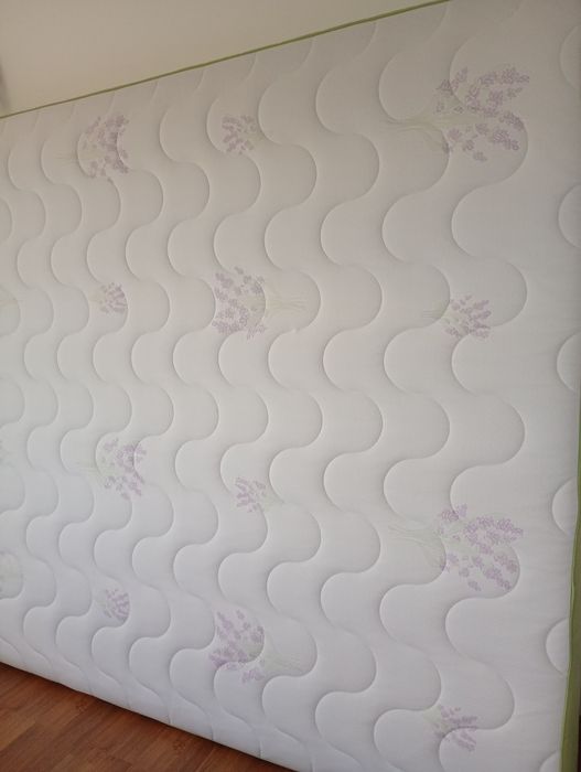 Vând saltea dormitor 180/200